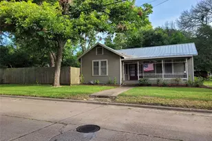 105 E Germania St, Brenham, TX 77833 - Photo 2