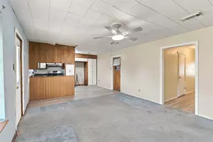 1906 Kings Ln, Alvin, TX 77511 - Photo 4