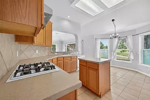 7902 Fall Hollow Dr, Houston, TX 77041 - Photo 10