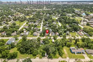 135 Pine Bluff St, La Porte, TX 77571 - Photo 2