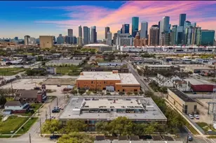 716 S 79th St, Houston, TX 77012 - Photo 6