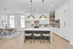 925 Fisher St, Houston, TX 77018 - Photo 1