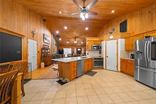 9895 Hickory Ridge Dr, Conroe, TX 77303 - Photo 10