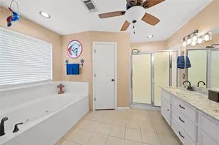 9895 Hickory Ridge Dr, Conroe, TX 77303 - Photo 18