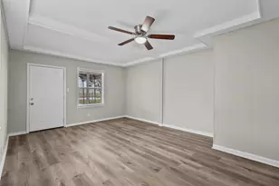 1004 S 2nd St, La Porte, TX 77571 - Photo 6