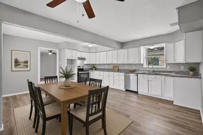 1004 S 2nd Street, La Porte, TX 77571 - Photo 2