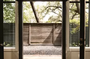 11020 Ave Malkenu Ave, Houston, TX 77043 - Photo 8