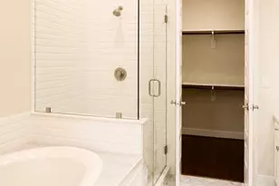 11020 Ave Malkenu Ave, Houston, TX 77043 - Photo 14