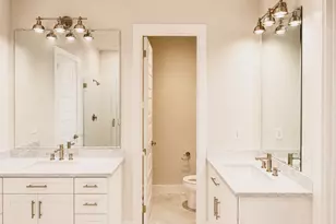 11020 Ave Malkenu Ave, Houston, TX 77043 - Photo 16