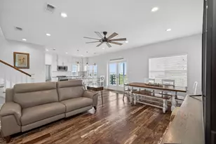 22516 Bay Point Dr, Galveston, TX 77554 - Photo 4