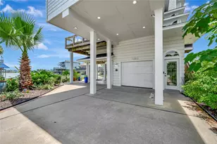 1303 Outrigger, Tiki Island, TX 77554 - Photo 44