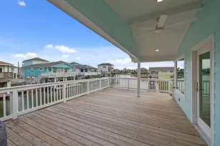 16708 Cabeza De Vaca, Jamaica Beach, TX 77554 - Photo 4