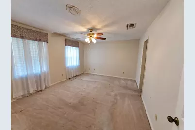 4815 Fountainhead Drive, Houston, TX 77066 - Photo 16