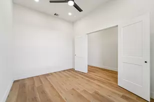 320 E Main St, La Porte, TX 77571 - Photo 14