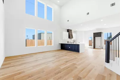 320 E Main Street, La Porte, TX 77571 - Photo 2