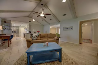 2107 Timberlane, Conroe, TX 77301 - Photo 6