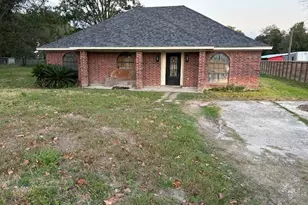 9502 Irby St, Houston, TX 77088 - Photo 1