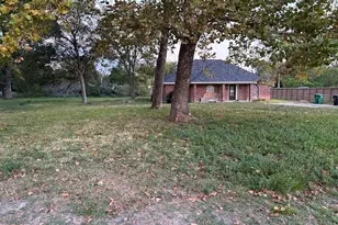 9502 Irby St, Houston, TX 77088 - Photo 6