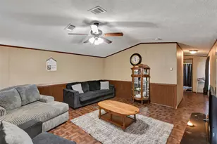 409 W Park St, Madisonville, TX 77864 - Photo 6