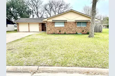 4108 Crescent Drive, Bay City, TX 77414 - Photo 2