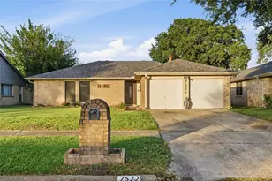 7522 Shoshone Dr, Baytown, TX 77521 - Photo 1