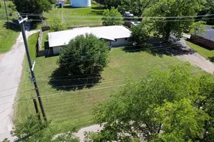 107 E Reunion St, Fairfield, TX 75840 - Photo 4