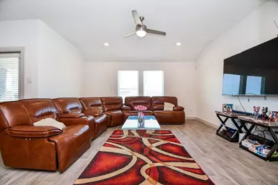 8134 Sugar Cane Lane, Rosharon, TX 77583 - Photo 4