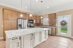 227 Village Dr, Sealy, TX 77474 - Photo 10