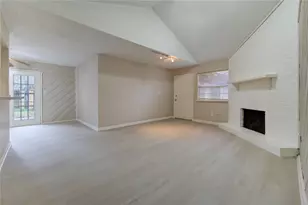 212 Quaker Dr, Friendswood, TX 77546 - Photo 2