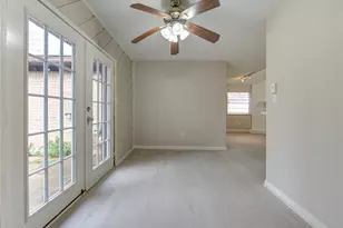 212 Quaker Dr, Friendswood, TX 77546 - Photo 8