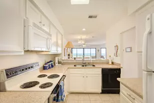 7700 Seawall Blvd, Galveston, TX 77551 - Photo 12