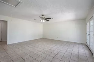 109 Staples Dr, Baytown, TX 77523 - Photo 22