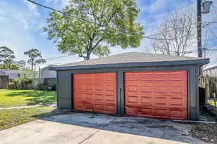 109 Staples Dr, Baytown, TX 77523 - Photo 30