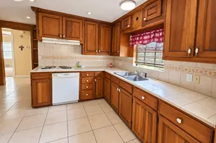 805 Alice St, Sweeny, TX 77480 - Photo 4