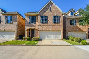 3206 E Park At Beverly Hills, Houston, TX 77057 - Photo 1