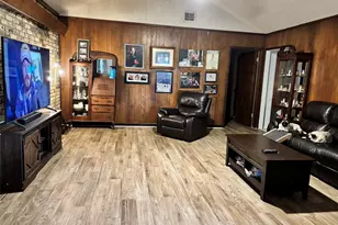2001 Lamar Dr, Richmond, TX 77469 - Photo 4