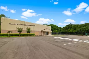 10626 Valley Forge Dr, Houston, TX 77042 - Photo 32