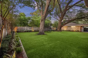 12430 Broken Arrow St, Houston, TX 77024 - Photo 34