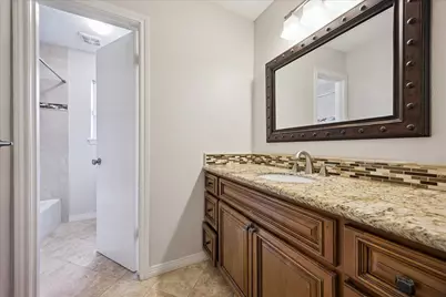 1919 Spillers Lane, Houston, TX 77043 - Photo 20