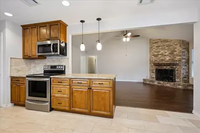 1919 Spillers Lane, Houston, TX 77043 - Photo 8