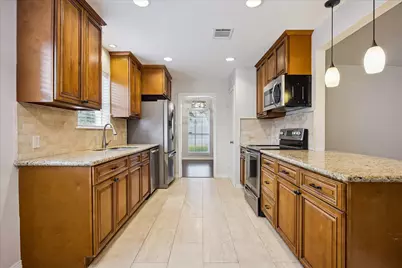 1919 Spillers Lane, Houston, TX 77043 - Photo 6