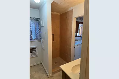 285 Meadowview Drive, El Campo, TX 77437 - Photo 8