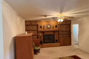 285 Meadowview Dr, El Campo, TX 77437 - Photo 18