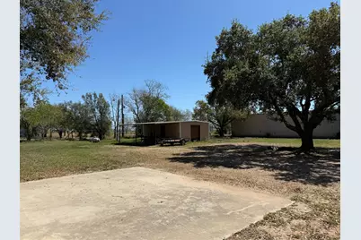 285 Meadowview Drive, El Campo, TX 77437 - Photo 26