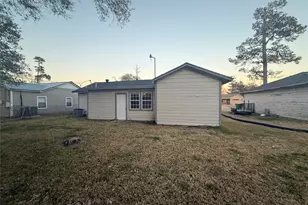 2227 Westway St, Orange, TX 77630 - Photo 2