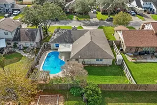 1718 23rd Ave N, Texas City, TX 77590 - Photo 1