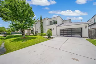 6610 Sivley St, Houston, TX 77055 - Photo 2