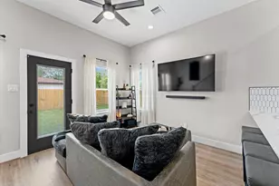 6904 Covington Dr, Houston, TX 77091 - Photo 14