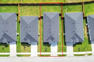 1110 Fringed Bluestar Dr, Rosharon, TX 77583 - Photo 2