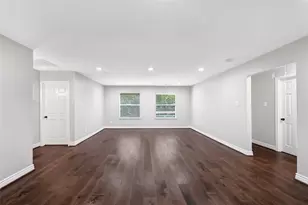 5914 Shadow Creek Ct, Baytown, TX 77523 - Photo 10